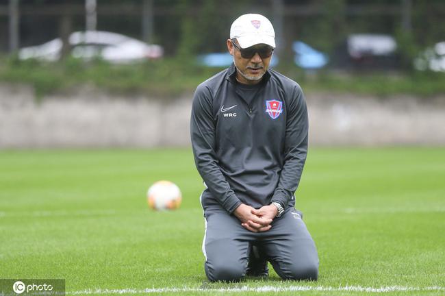 张外龙：重庆前几场肯定全华班 全力争四提前保级