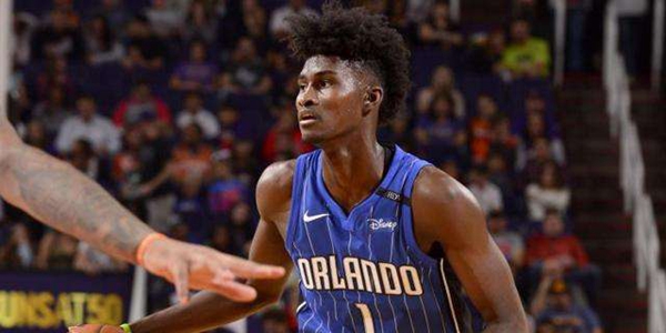 魔术新星或十字韧带撕裂 左膝今年第二次受伤