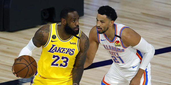 詹皇腹股沟酸痛休战一场 安心休养只待季后赛