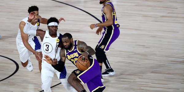 湖人步行者裁判报告:沃伦2次对浓眉犯规被漏吹