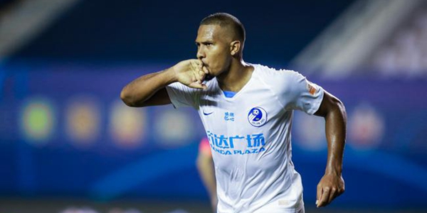 大连落后时的斗志是年轻人该有的样子 赛前有温情