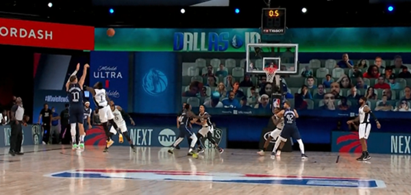 天才少年！东契奇压哨三分绝杀快船！众解说发文膜拜狂赞：神童！