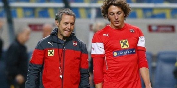 尤利安·鲍姆加特林格介绍