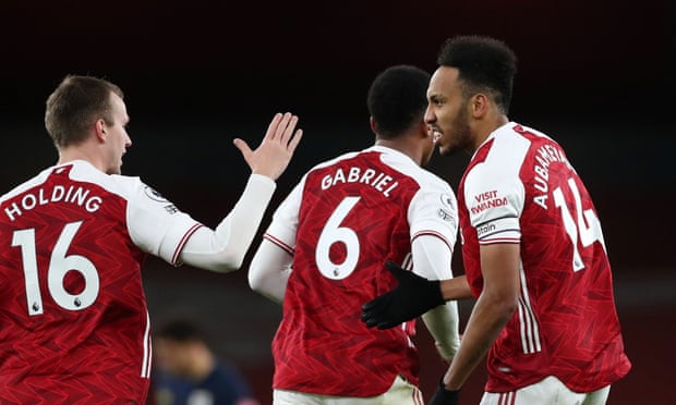 奥巴梅扬破荒救主 10人阿森纳1-1终结连败