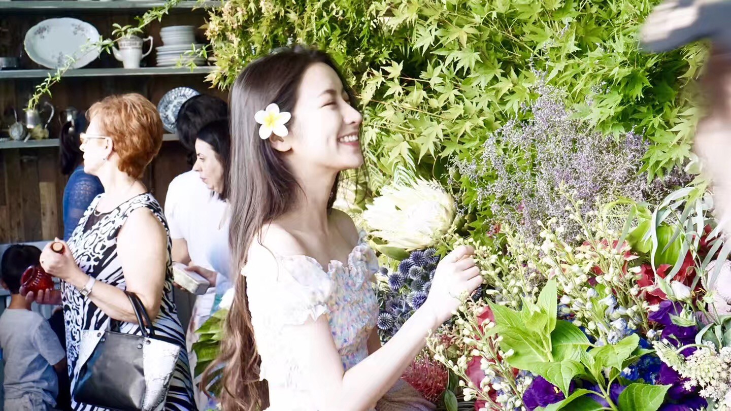 PPTV足球女解说员曹菁芮