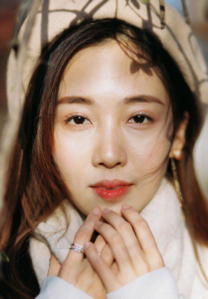 PPTV足球女解说员范吴迪