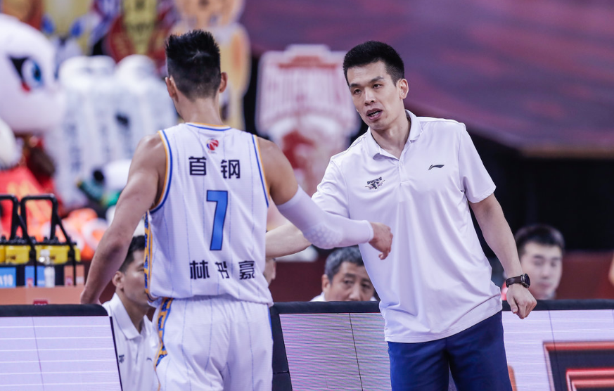 林书豪回归北京首钢队