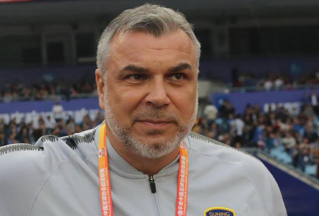 江苏苏宁现任主教练介绍