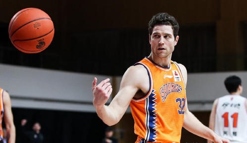 弗雷戴特在那个球队效力？在CBA的年薪多少