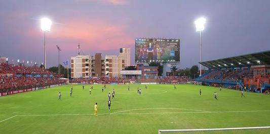 泰港俱乐部的老板伦盼介绍