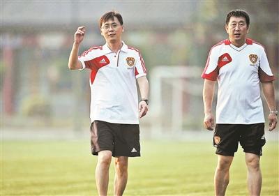 郭炳颜现在在哪里执教