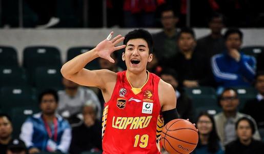 cba八一球队队长雷蒙现在在那个里打球