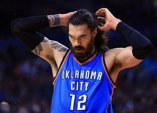 史蒂文-亚当斯现在在那支球队