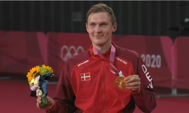 丹麦选手安赛龙夺冠后用中文感谢球迷