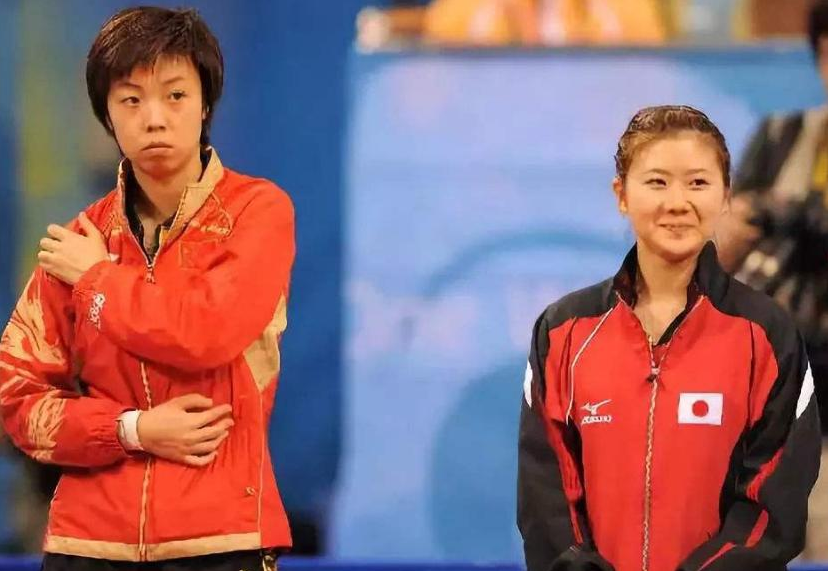 张怡宁哄福原爱不哭视频