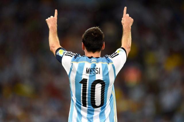 梅西进入巴萨的时间