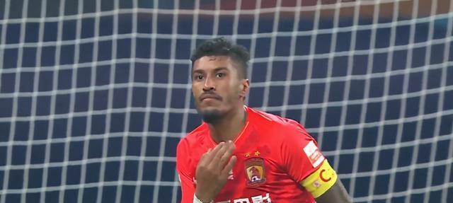 保利尼奥加盟上海球队