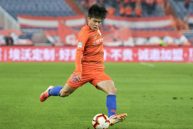 蒿俊闵转会武汉