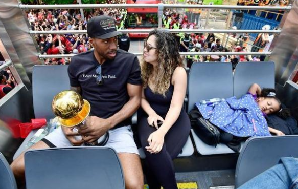 伦纳德老婆图片一览