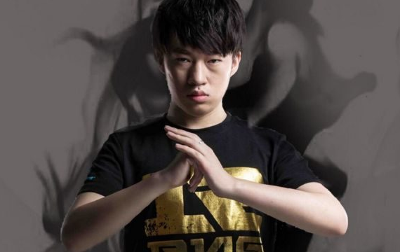 RNG成员XiaoHu（李元浩）介绍