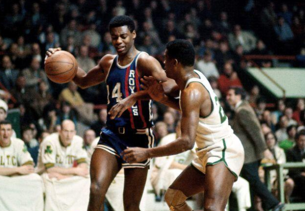 奥斯卡罗伯特森球衣事件回顾