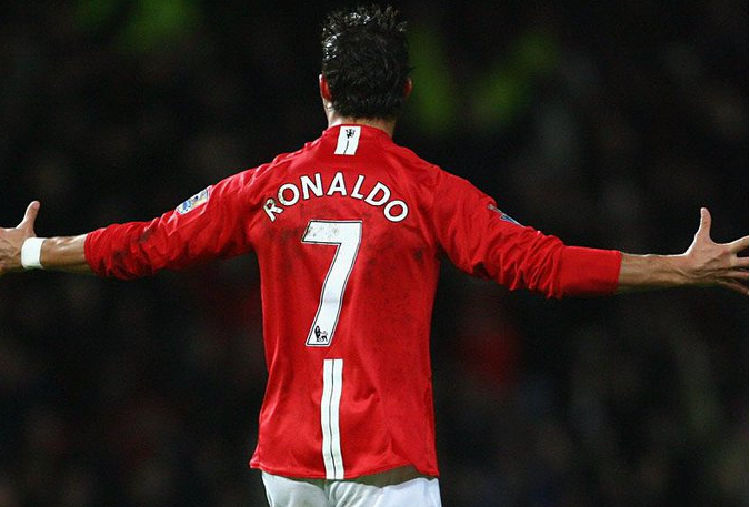 c罗回归曼联首秀时间