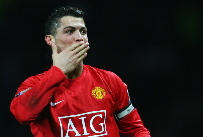 C罗回归曼联压住博格巴