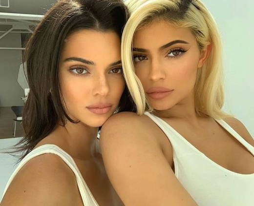 本西蒙斯现任女友介绍