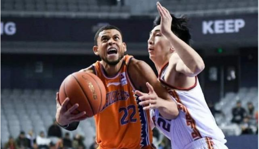 cba埃里克-麦科勒姆单场狂砍82分视频回顾