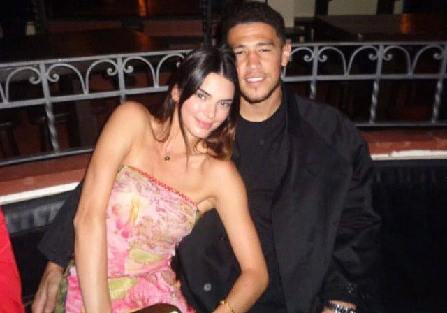 NBA球员布克感染新冠病毒