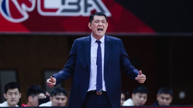 山东男篮主帅是谁