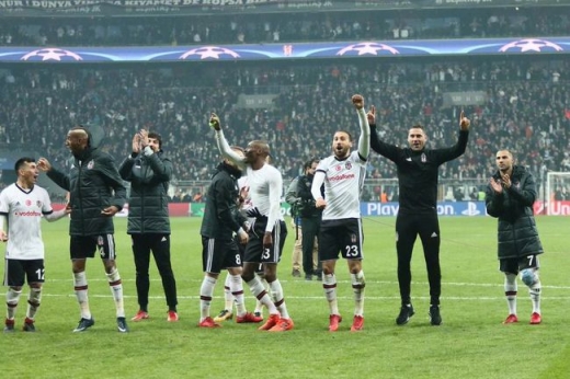 欧冠阿贾克斯对贝西克塔斯首发替补名单