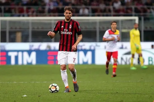 洛卡特利穿过的球衣号码介绍