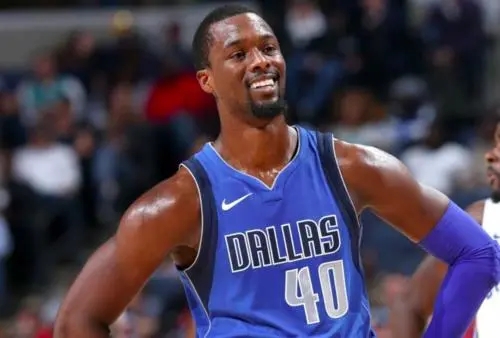 NBA球员巴恩斯0.5秒绝杀视频回顾