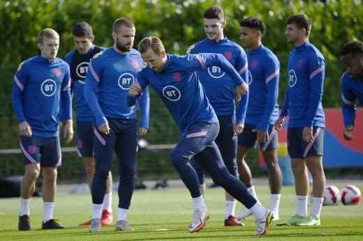 世预赛英格兰vs匈牙利首发替补名单