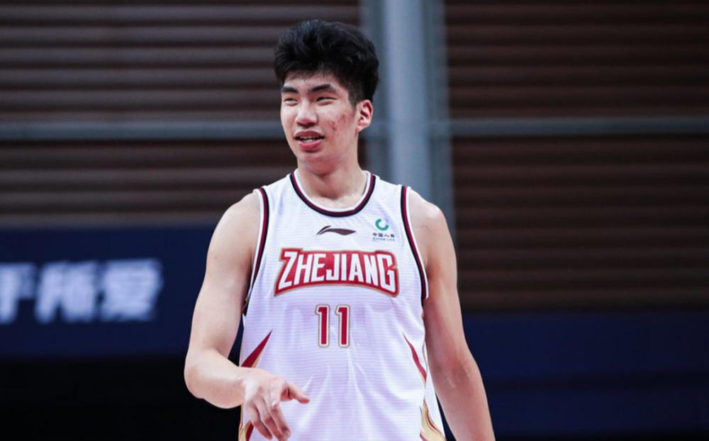 余嘉豪新秀首战25分视频回顾