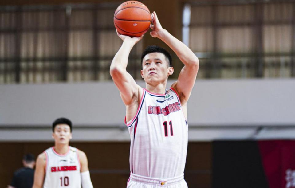 周鹏拿过几个cba冠军