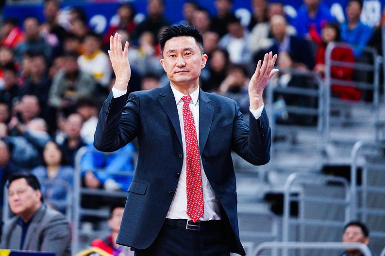 杜锋年薪大概多少