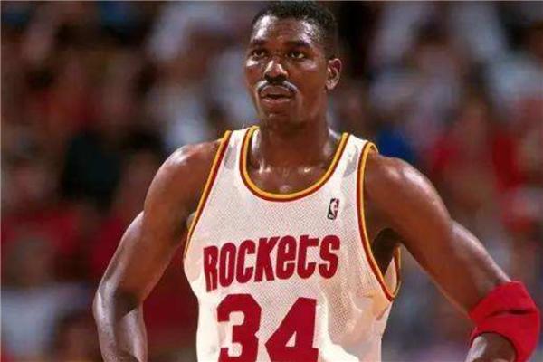 哈基姆·奥拉朱旺个人介绍