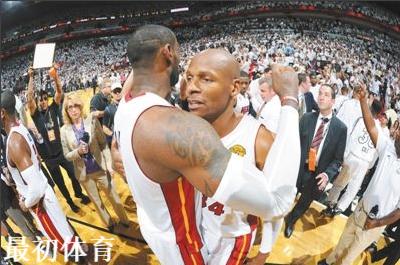 雷·阿伦热火救命三分视频回顾