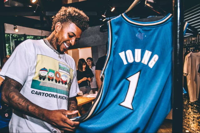 尼克·杨现在在哪个队