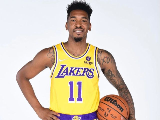 马里克·蒙克超远压哨三分