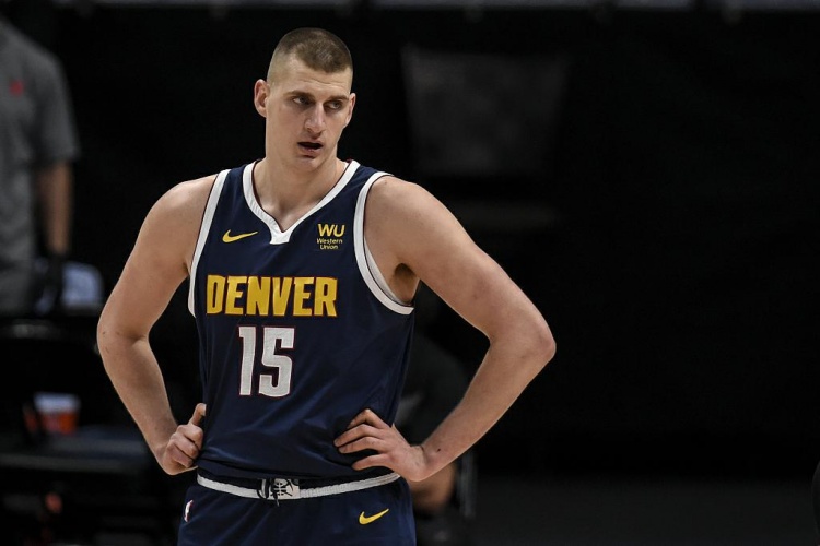 约基奇遭遇驱逐离场