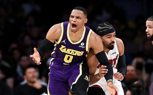 NBA常规赛湖人连续加时取胜