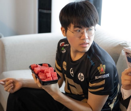 前RNG战队成员姿态刘志豪个人介绍