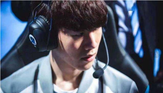 theshy家庭条件介绍