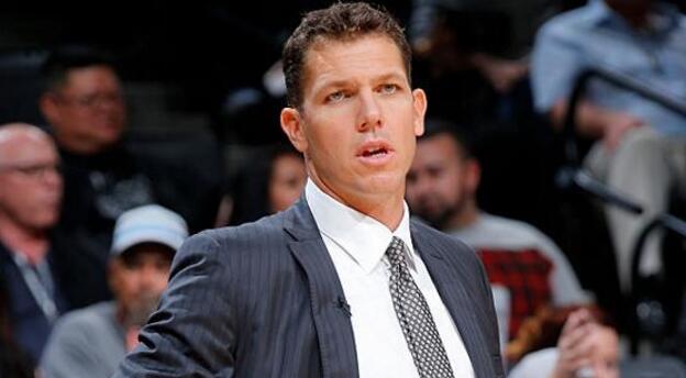 沃顿遭遇国王解聘