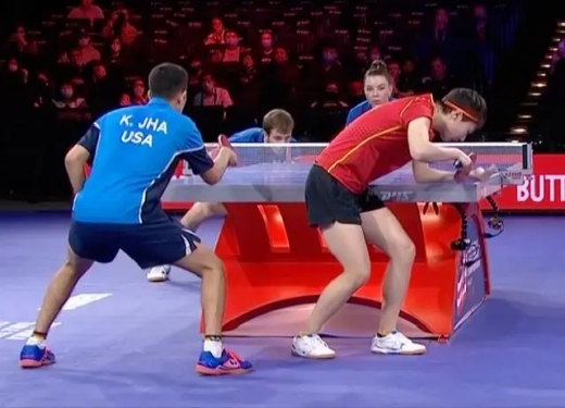 王曼昱带美国小将4个局点逆转比赛