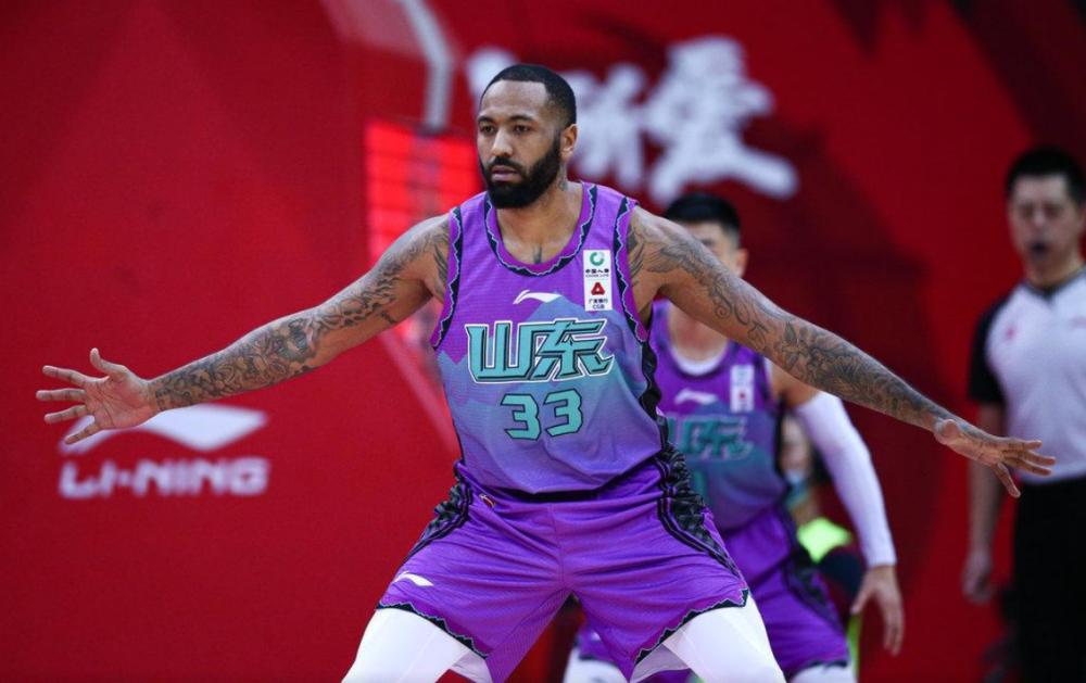 特洛伊·吉伦沃特个人简介