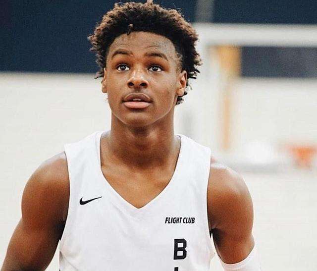 布朗尼·詹姆斯个人介绍